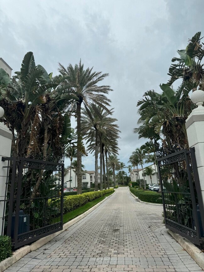 Building Photo - 3604 S Ocean Blvd