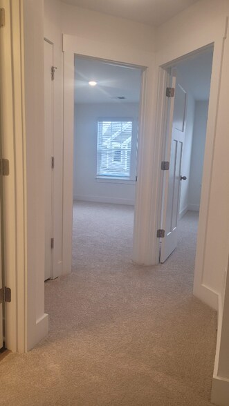 Building Photo - 9 Moon Hvn Wy