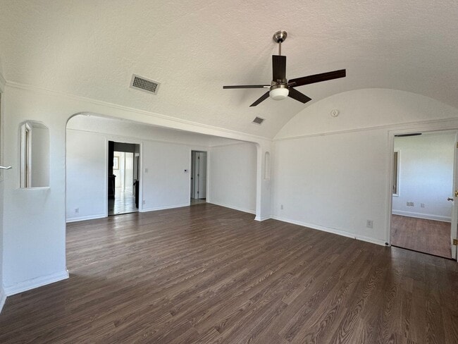 Building Photo - Charming Spanish-Style Home with a lot of ...