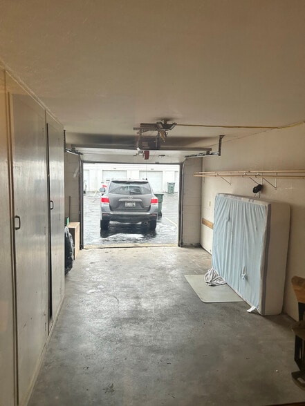 Building Photo - 3847 Lamarque Ct