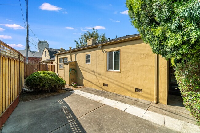 Building Photo - 3125 Fernside Blvd