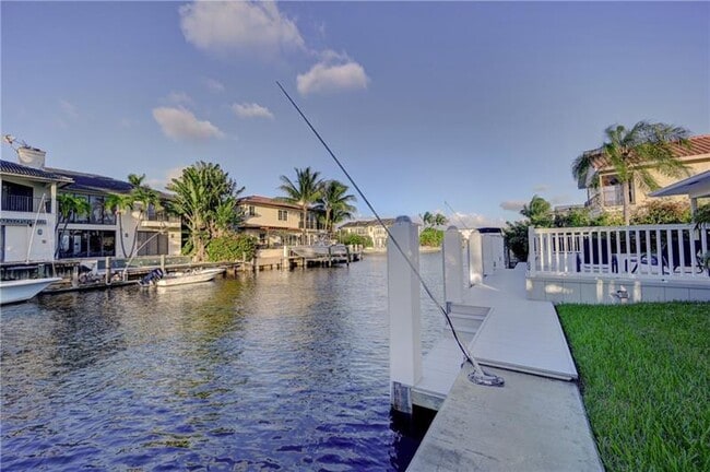 Building Photo - 681 Marine Dr