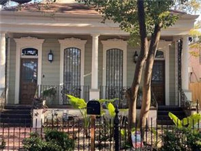Primary Photo - 1124 N Dorgenois St