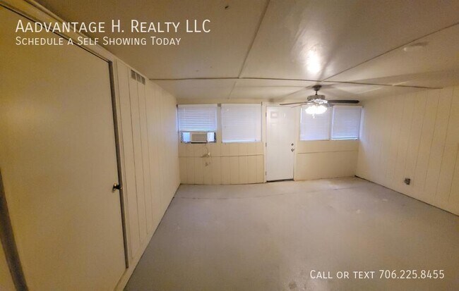 Building Photo - 4848 Basswood Dr