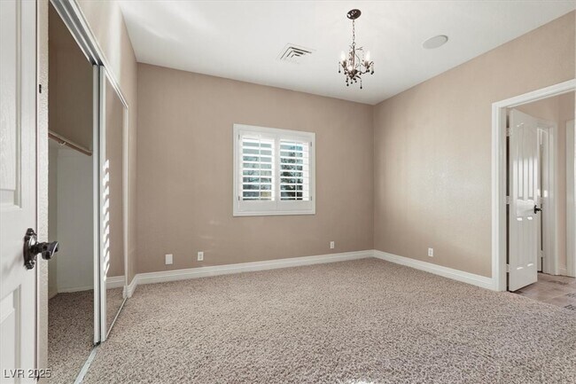 Building Photo - 8570 Country Home Cir