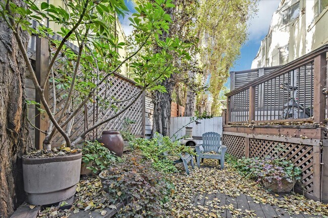 Building Photo - 144 Langton St