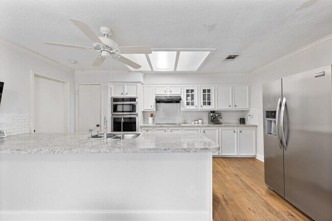 Building Photo - 12210 Ravenmoor Dr