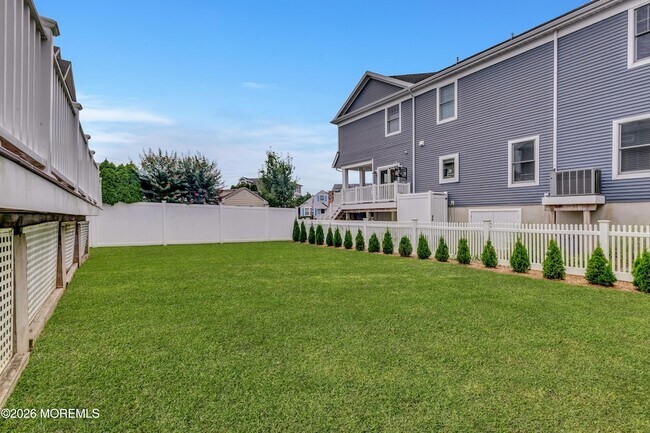 Building Photo - 393 E Virginia Ave