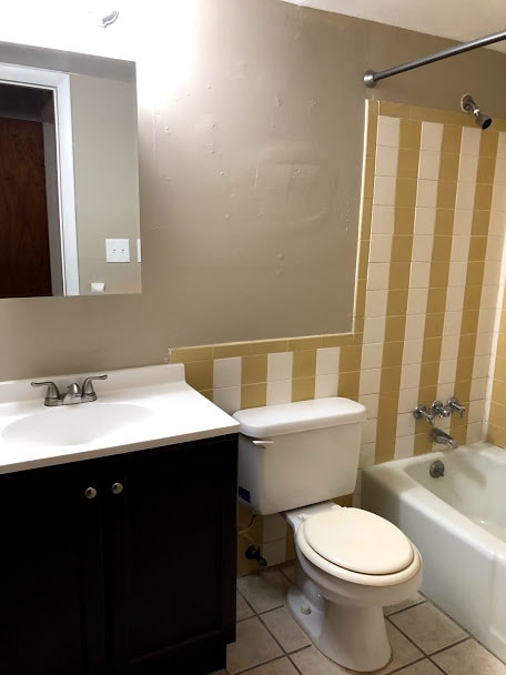 Building Photo - 1715 Dixon Blvd