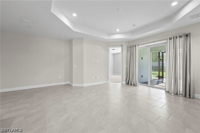 Building Photo - 2373 Ariane Dr