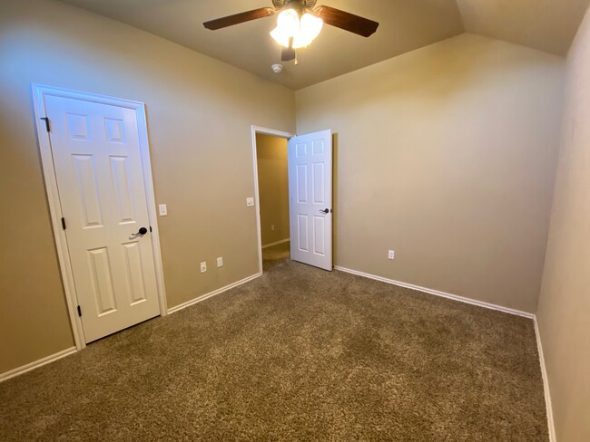 Building Photo - 812 Liberty Mesa Ct