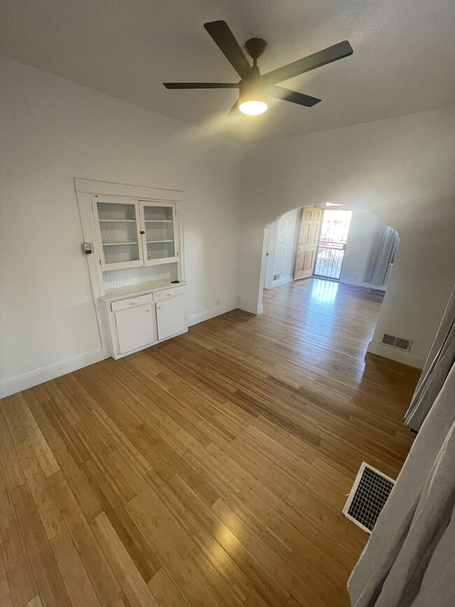 dining room / living room - 1615 Hooker St