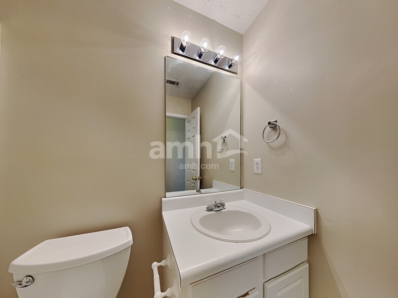 Building Photo - 448 Ash Trace Ln