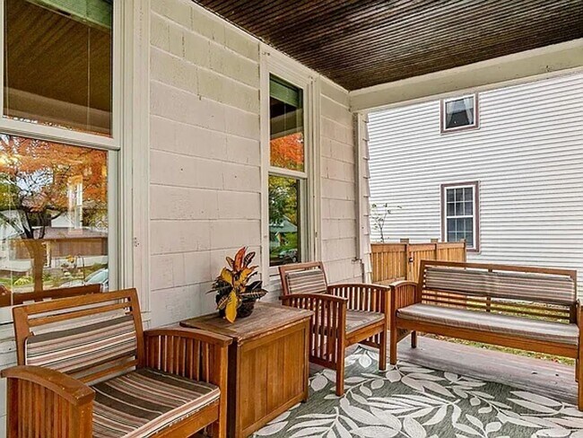 Building Photo - 3 bedroom house in Cherokee Park St. Paul