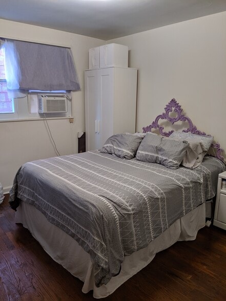 Building Photo - 1825 E Capitol St SE