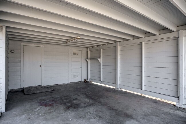 Building Photo - Fairlawn 3 bedroom, 1 bath ready for move-in