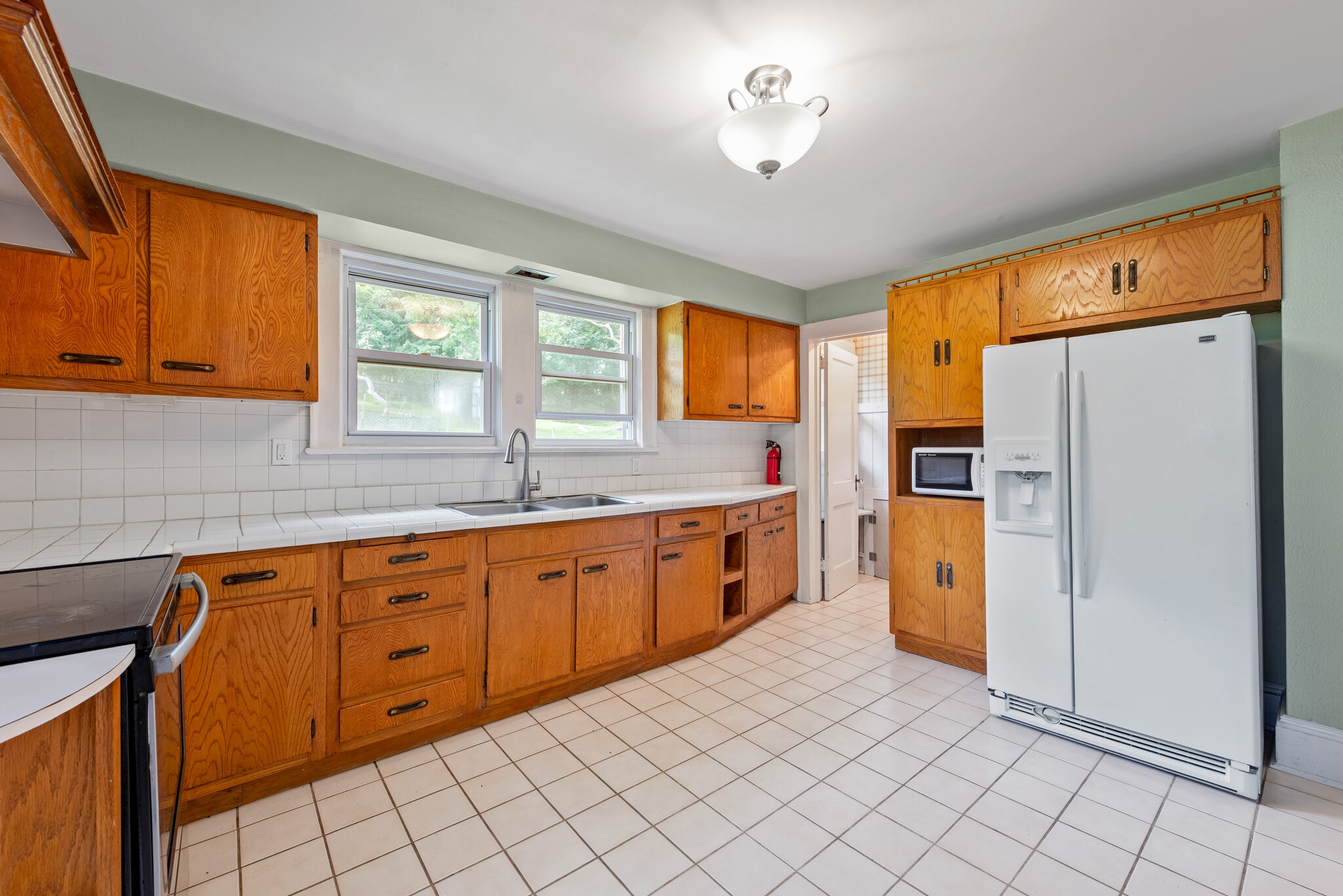 Kitchen (photos from prior tenancy) - 235 Prospect St