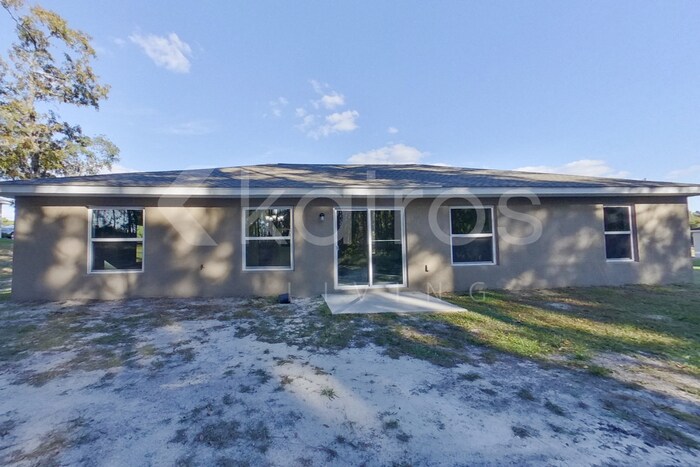 Building Photo - 820 Marion Oaks Manor