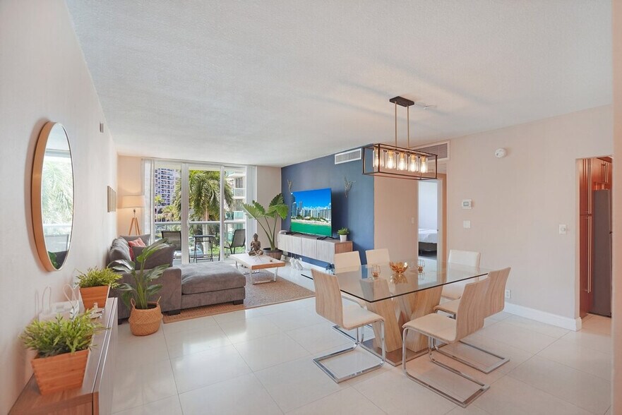 Primary Photo - 3901 S Ocean Dr