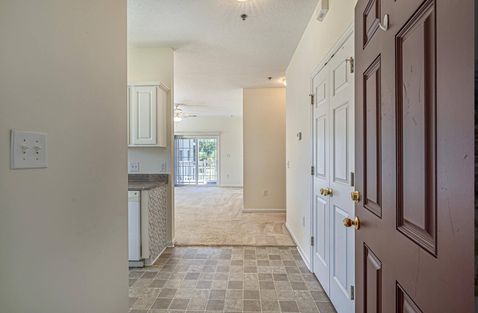 Entryway - 2090 Cross Gate Blvd