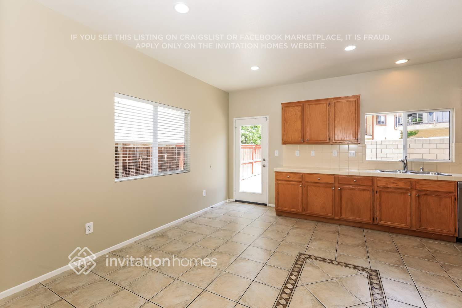 Building Photo - 26186 Lawrence Union Dr