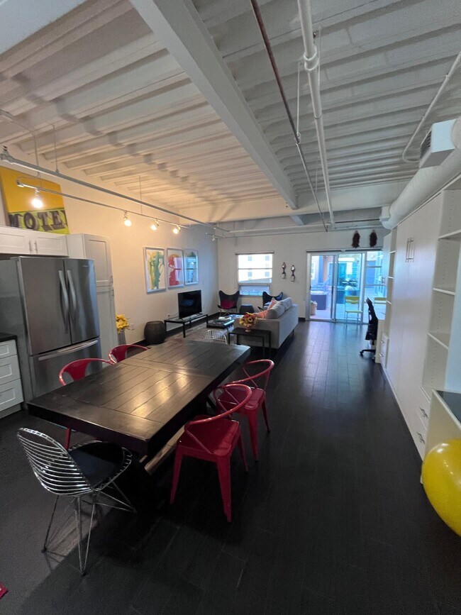 Building Photo - 524 Central Ave SW