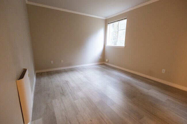 Building Photo - 17438 Bothell Way NE