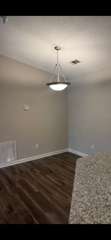 Building Photo - 1035 Alexander Dr