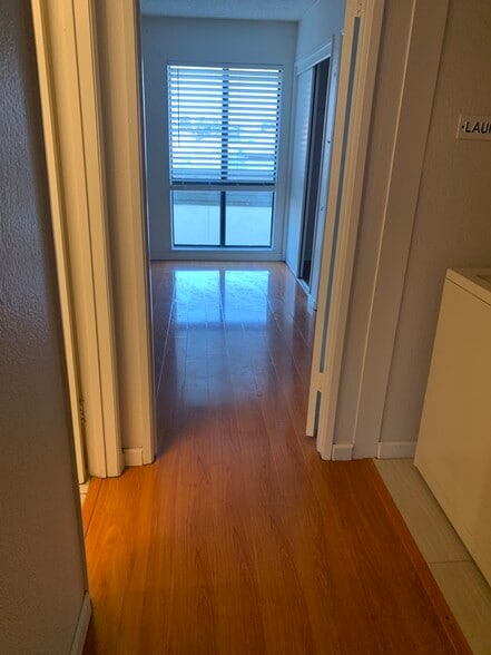 Walkway - 106 N Chapel Ave