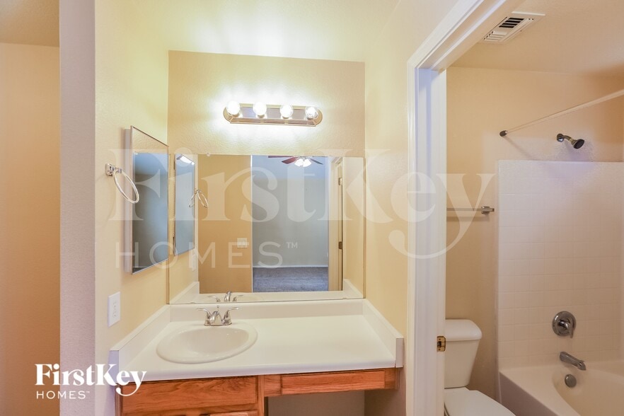 Building Photo - 13015 W Via Camille