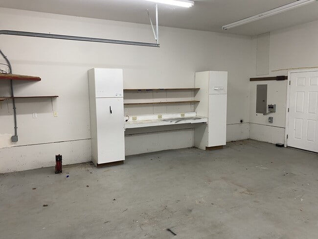 Building Photo - 348 Cockle St SW