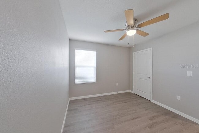 Building Photo - 8684 SW 44th Ct