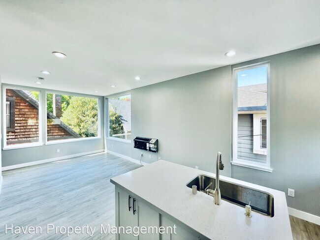 Building Photo - 2 br, 2.5 bath House - 9220 35th Ave SW  -...