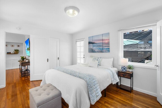 Building Photo - Charming 2 Bed 1 bath "fully furnished monthly rental" in La Jolla Village.