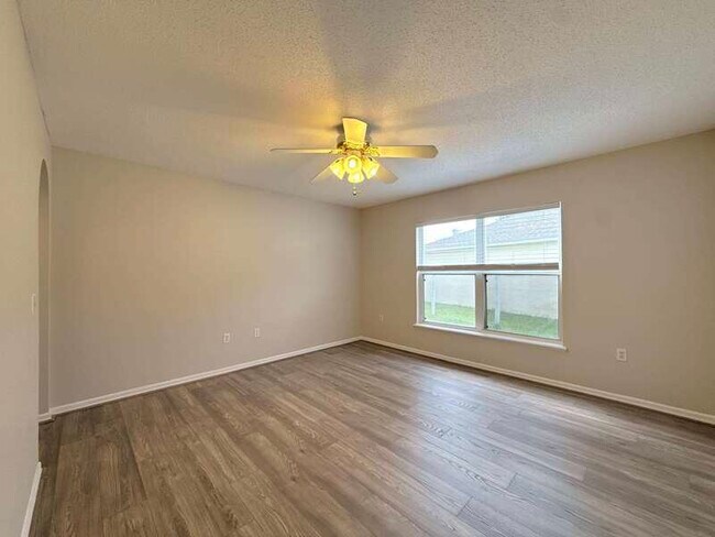 Building Photo - 13046 Waterbourne Dr