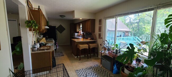 Building Photo - The Marigold