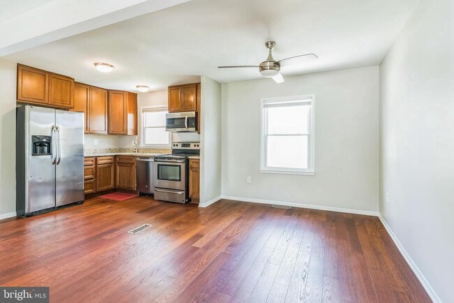 Building Photo - 14 Greystone Cir