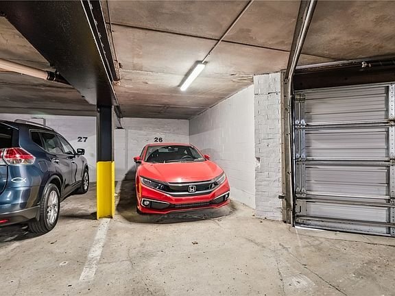 Building Photo - 900 Washington Rd