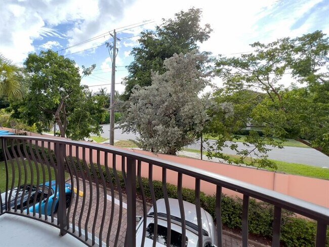 Building Photo - 4241 N Ocean Blvd