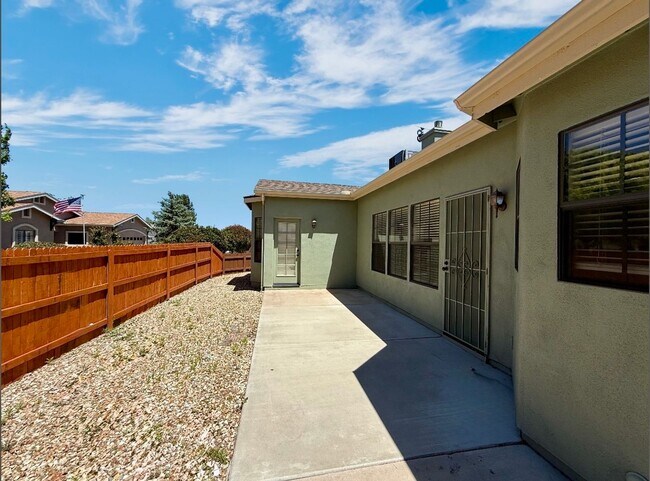 Building Photo - Great home in 55+ community