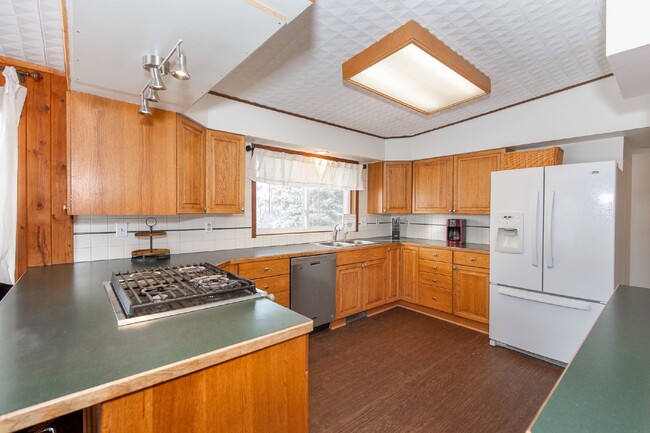 Building Photo - Cozy Rooms for Rent in Bozeman! $850-$1000...