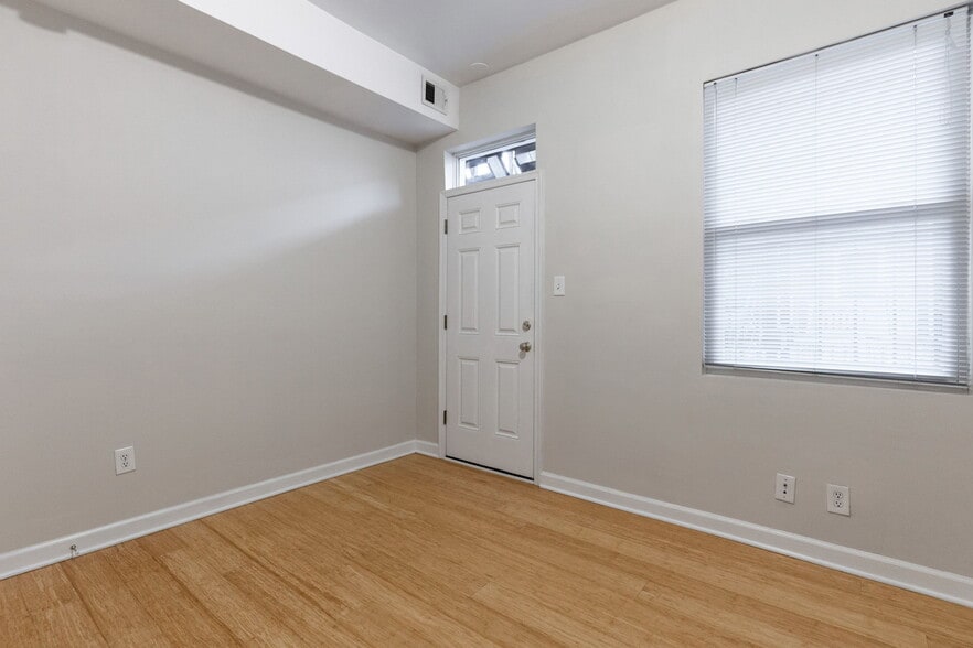 Rear bedroom/door to patio - 1448 Newton St NW