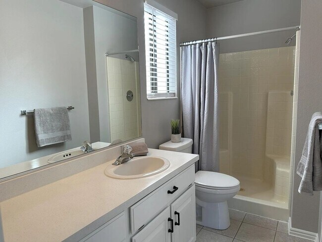 Building Photo - Single-Level 3 Bedroom Townhome in St. George