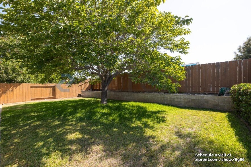 Building Photo - 10959 Bali Ln