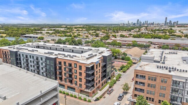 Building Photo - 4315 S Congress Ave