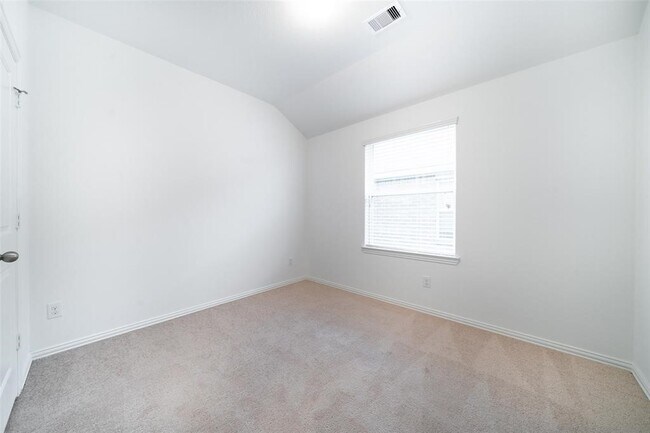 Building Photo - 16323 Hillside Garden Ln