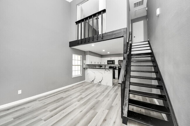 Building Photo - 6281 Ludington Dr