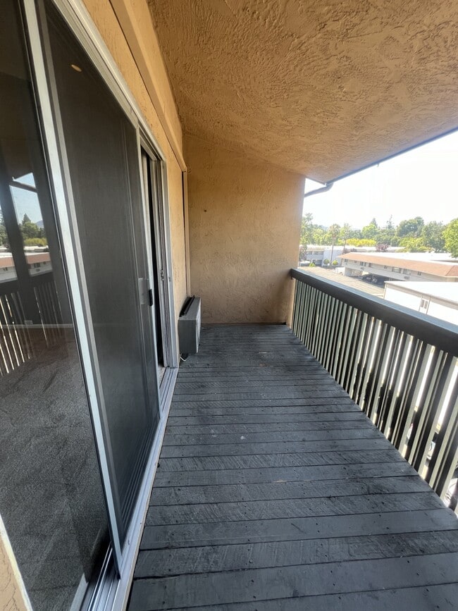 Building Photo - 155 Sharene Ln