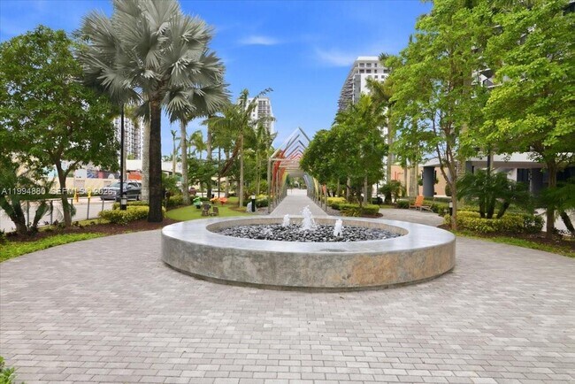 Building Photo - 5300 Paseo Blvd