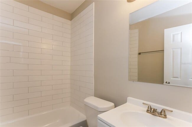 Building Photo - 8464 Hollyhock Ave